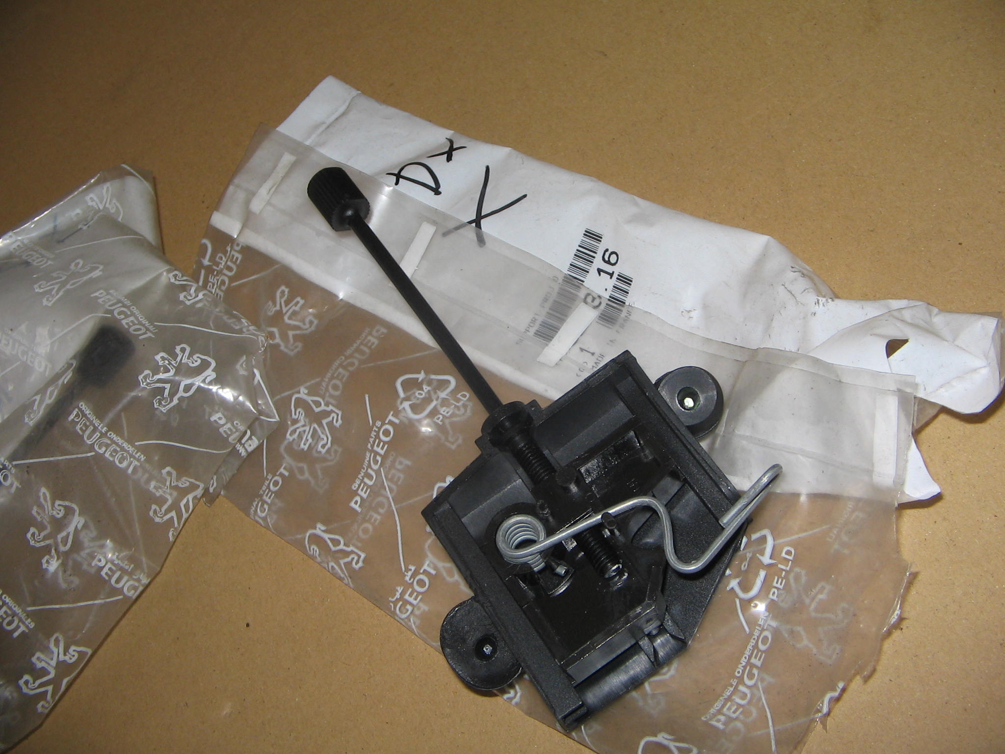 PEUGEOT 205 REGISTRO FARO N.365